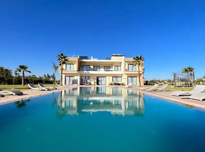 VILLA DALI avec TERRAINS FOOT,BASKET,CROSS-FIT Marrakesh